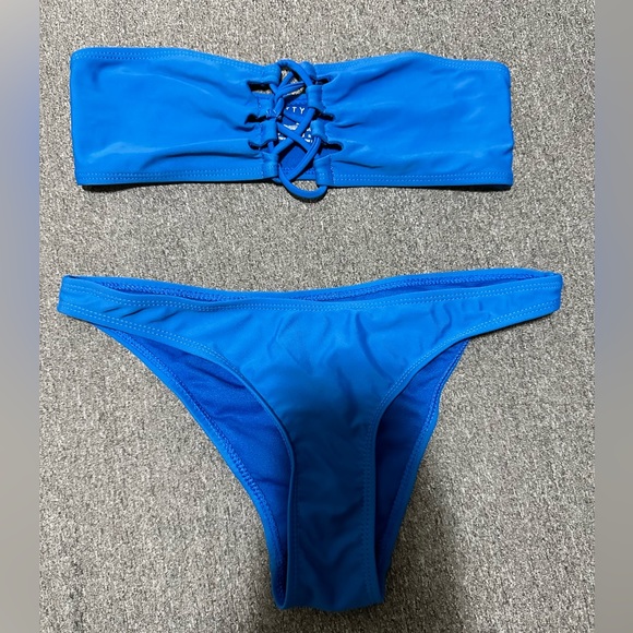 Blue swimsuit set - Picture 1 of 2